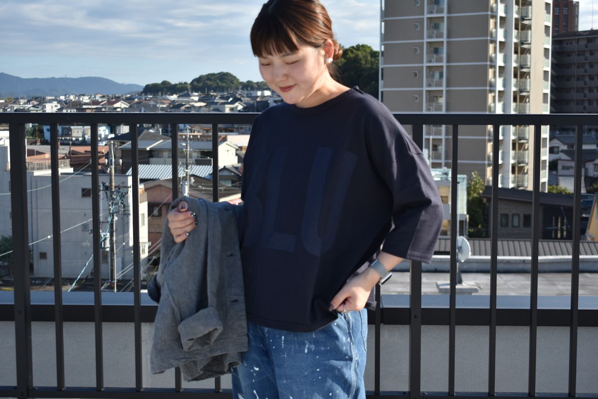 BLU TEE navyの着用