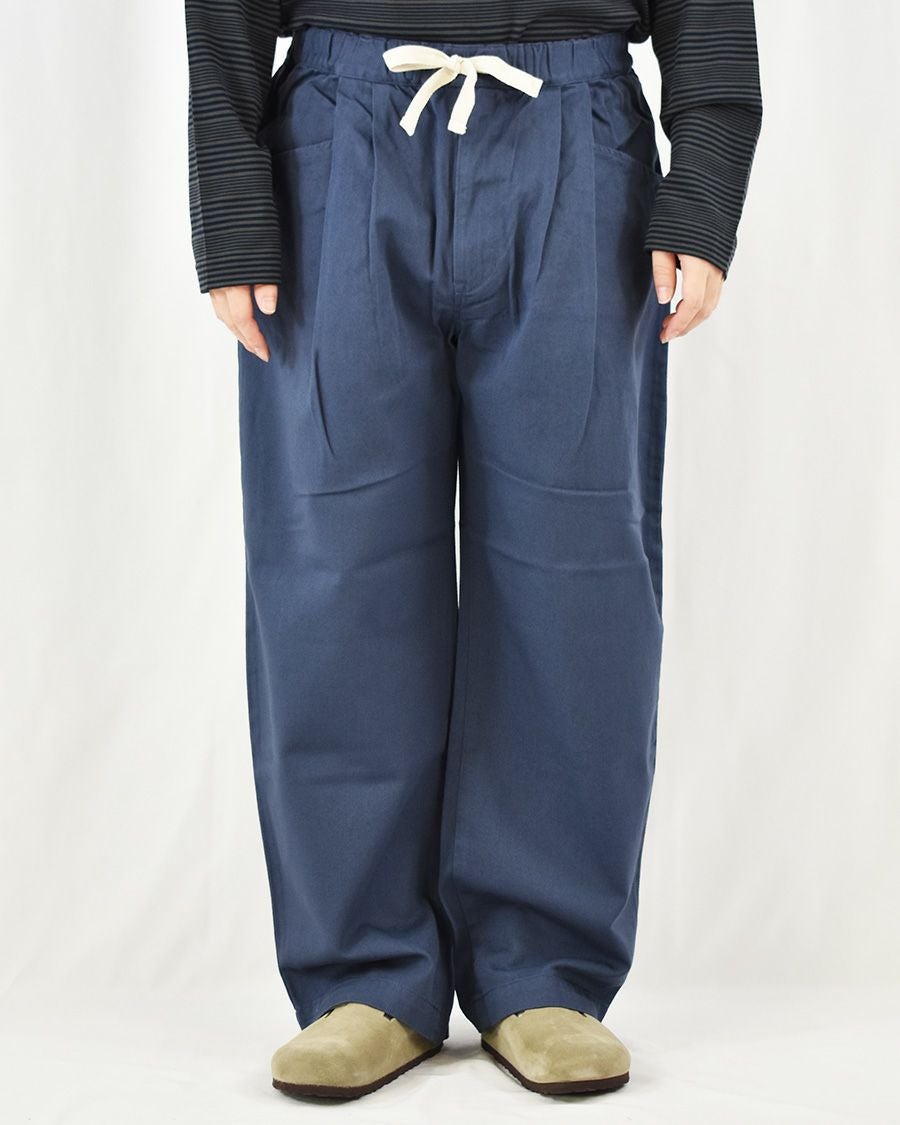 DANTON ルーズチノタックパンツ MENS | FRENCH Bleu .rooms