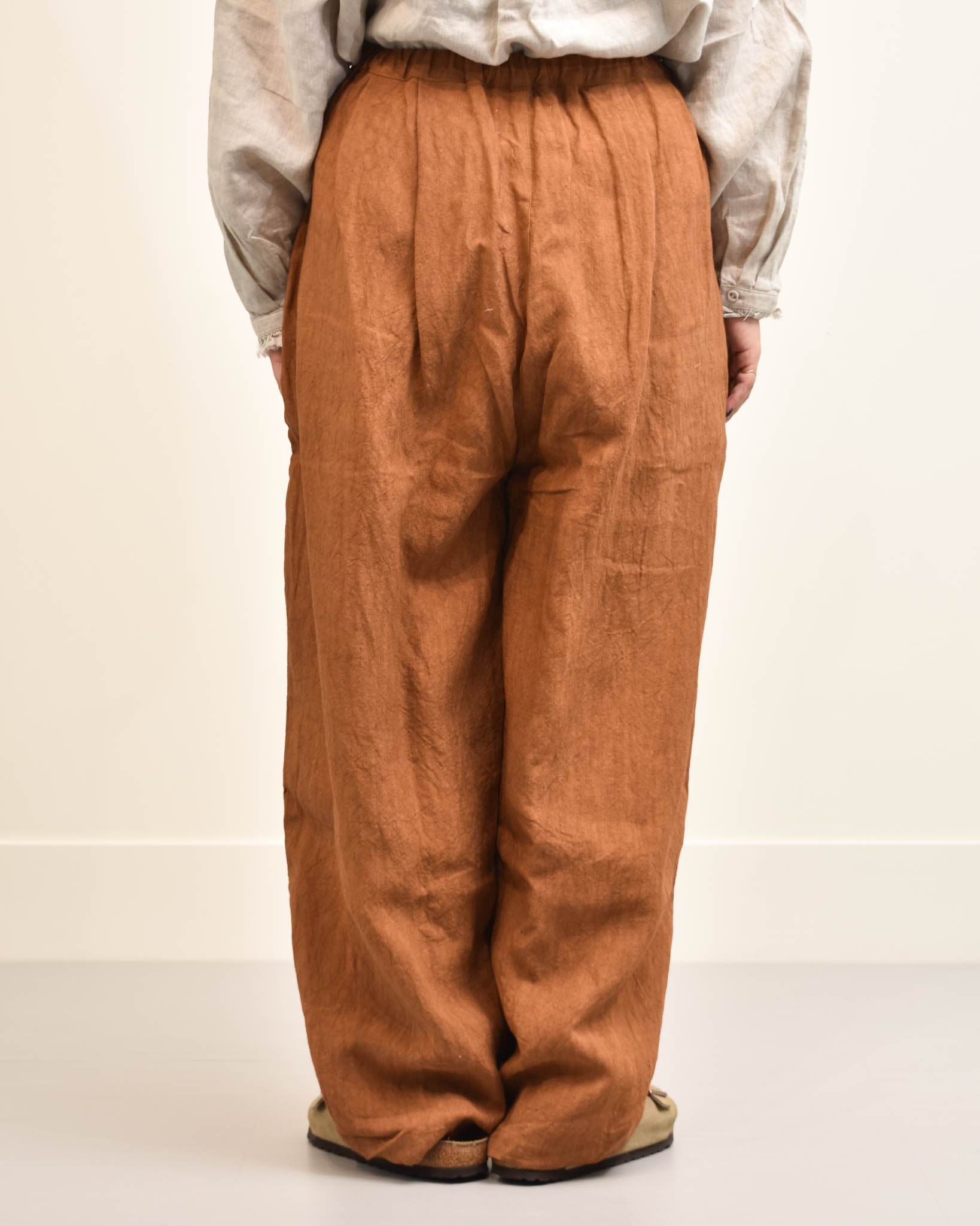 TROIS ダイドツータックパンツ | FRENCH Bleu .rooms TROIS ダイドツータックパンツ | FRENCH Bleu .rooms